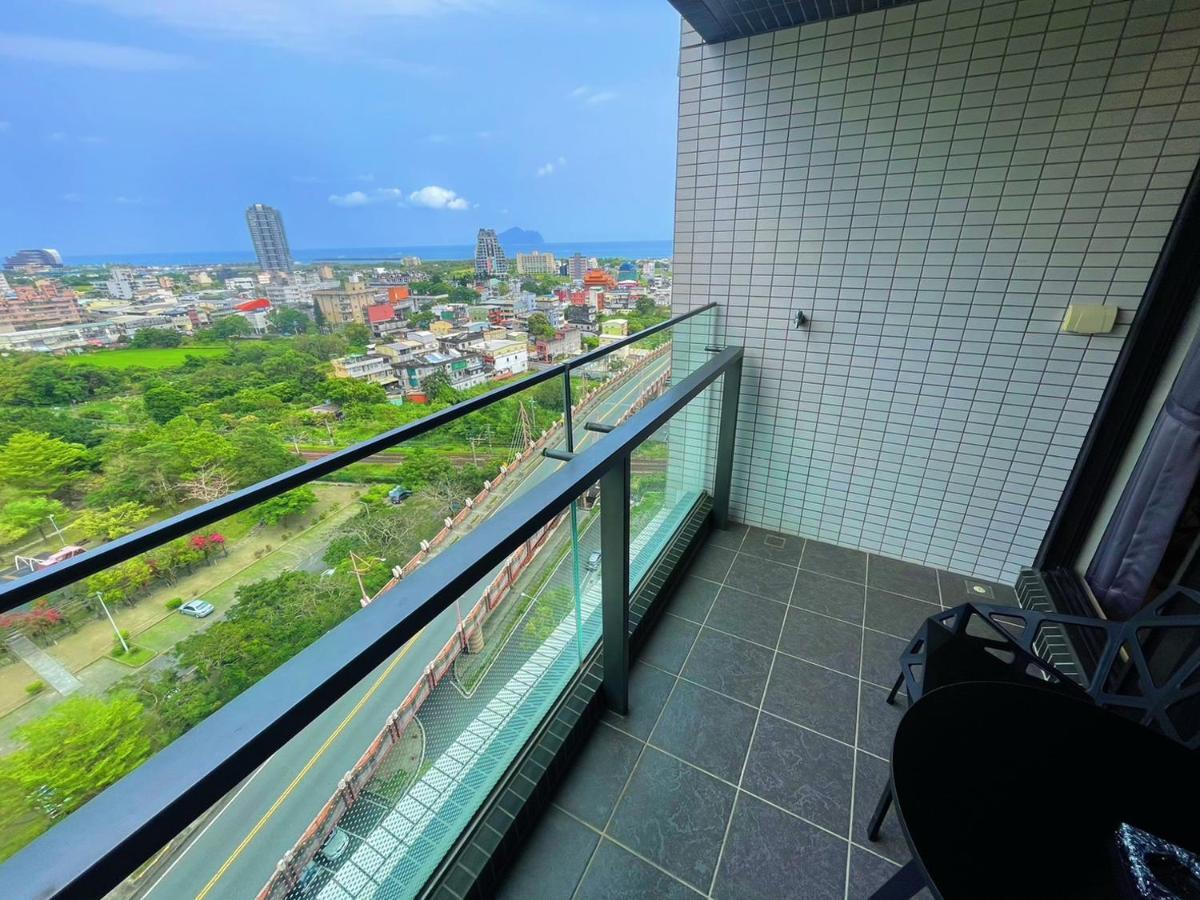Toucheng Happyhouse頭城黑皮家 附早餐 Apartment Екстериор снимка